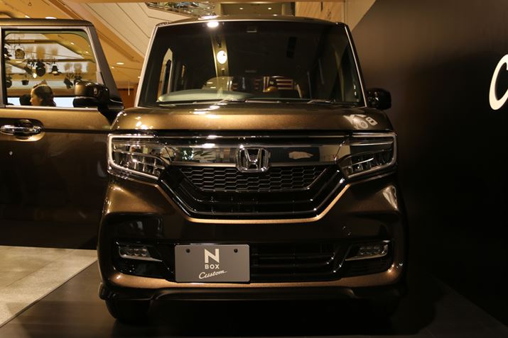 V^N-BOX Custom̃tgtFCX