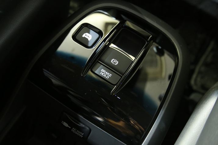 Z^[R\[ɂ́AdCp[LOu[LƂƂɁAEV[h{^