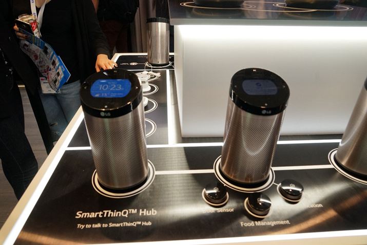 LG�̔����Ɠd�̃n�u�ƂȂ�uSmartThinQ HUB�v