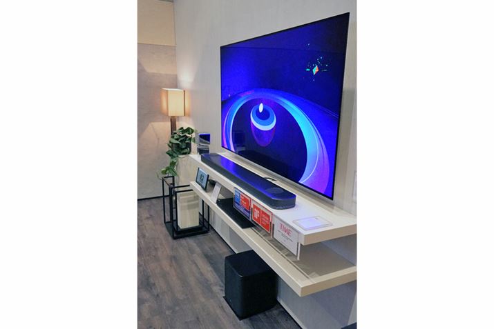 �uDolby Atmos�v�ɂ��Ή������T�E���h�o�[�uSJ9�v