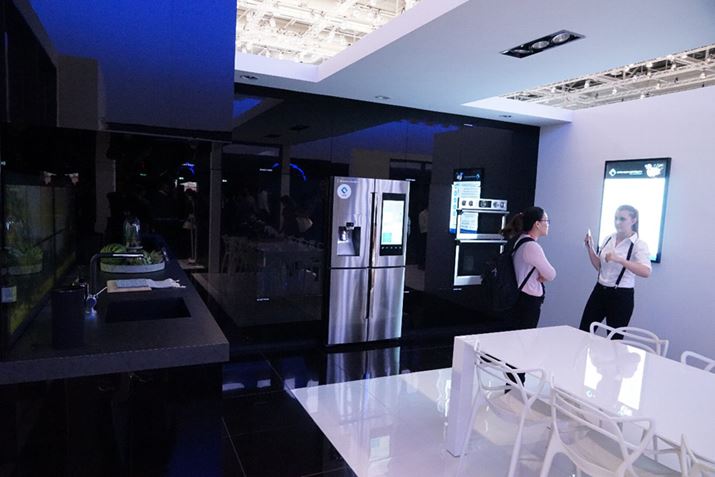 ���А��i���m�ŉƓd�̘A�g��[�߂Ă����T���X��