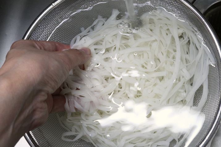 􂢂āA萅؂ΑHׂ܂I