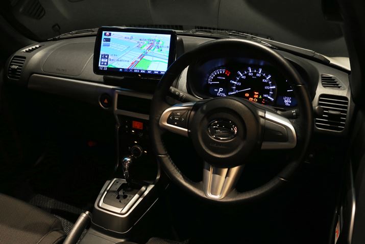 CN-F1XD̎ԗւ̑C[WBԎ̓_CncuRyv