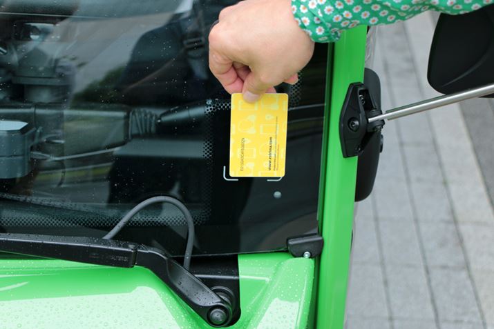 ̓J[hL[ƂȂĂAtgKX̕ɂăbNs