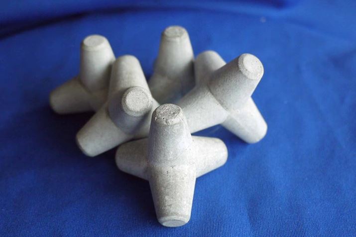 {̂悤ɎRɑg݂킹ď邱Ƃł܂