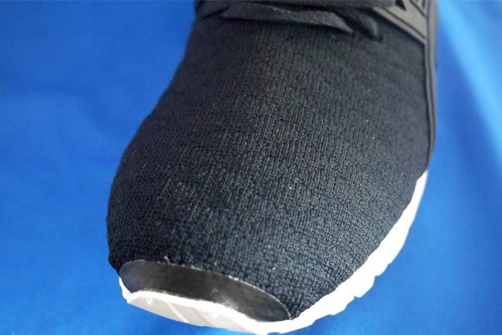 ܐ敔łBjbgfށB_炩łAƂ芴܂