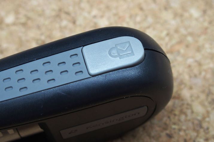 ̃ACR󂳂ꂽ{^ƁAC[܂