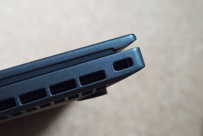 m[gPC̑ʂɂ̓ZLeBXbg܂B̏ł