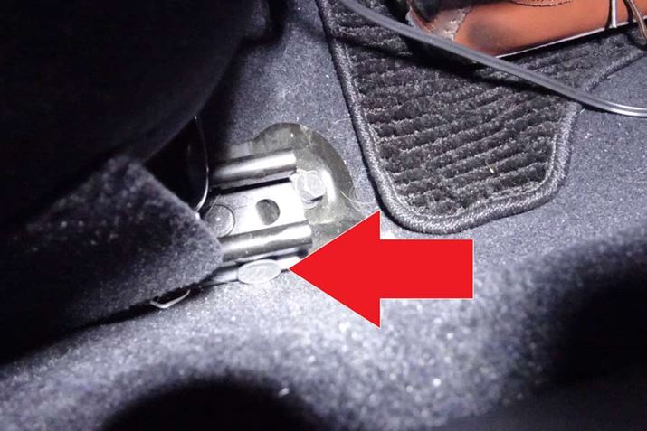 V[g[̌ԂɗƂ1~ʂ𔭌邱Ƃł܂