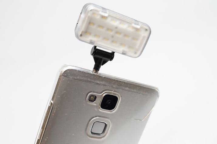 CzWbN㕔ɓڂĂ悤ȃX}zɂ͂̂悤ɑ}Ŏt܂