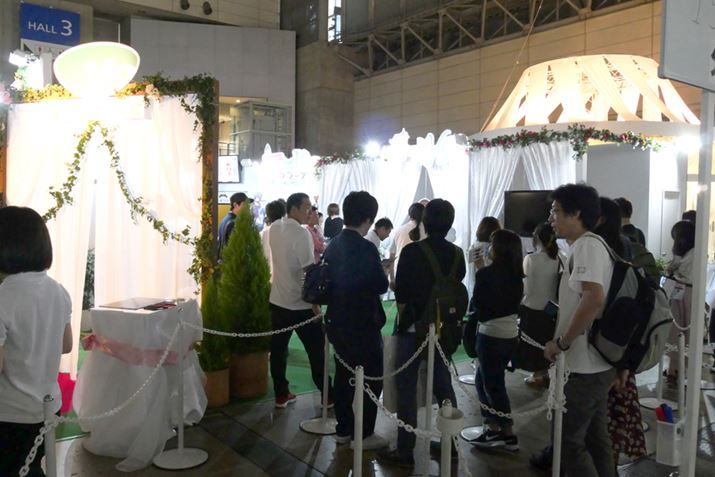 u{e[Wvu[XB̓̓rWlXf[ɂւ炸AŒ100҂ƂlCԂ