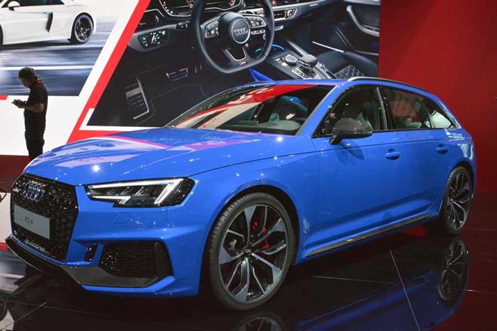 AEfB́uRS4 AVANTvIꂽ