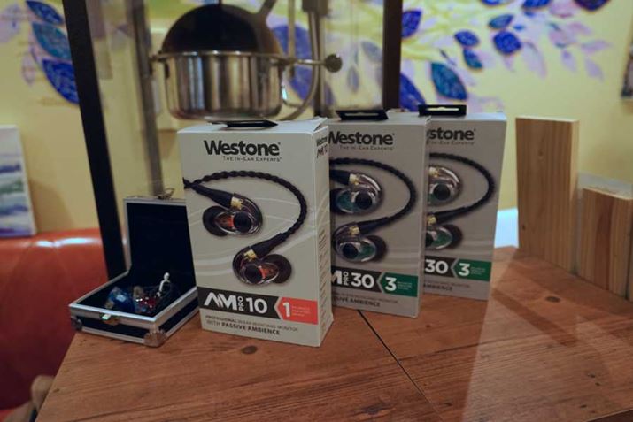 ��t��Westone�A���r�G���g�^�C���z���́uAM PRO10�v��݂��o��