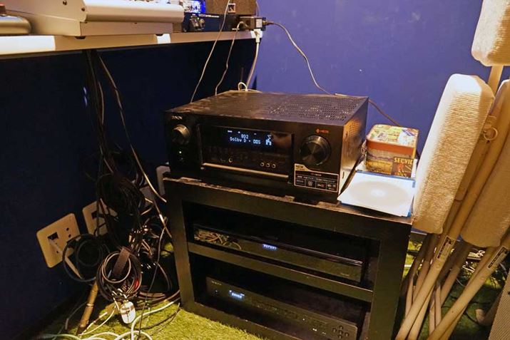 �R���V���[�}�[�p�̋@��ō\�����ꂽ�Đ��V�X�e��