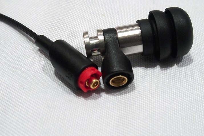 Ђ̃CzƂď߂ăP[uɑΉBڍ[q͈ʓIMMCX^Cv