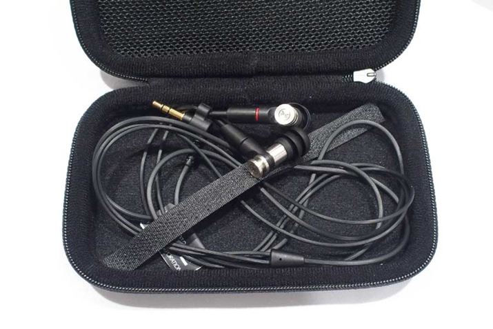 LOP[X̒ɂɂ͌Œp̃ohpӂĂ