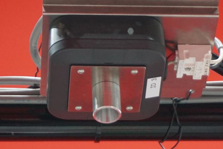 �����g���M�@�ɂ́AETC��VICS�Ȃǎ����ԂŎ��p������Ă���r�[�R���̋Z�p���g���Ă���