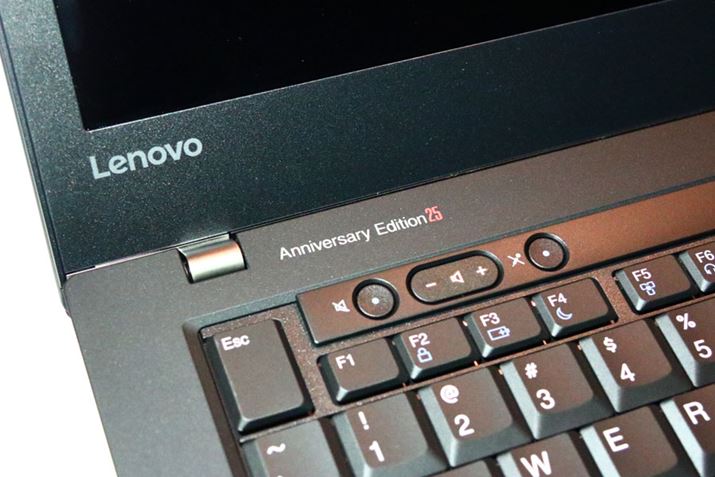 L[{[h̍ɂ́uAnniversary Edition25vƂĂ