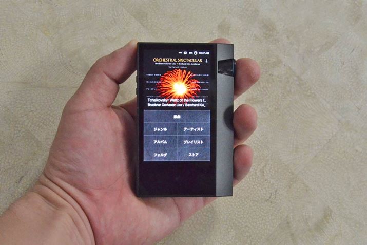 �{�̃T�C�Y���኱�傫���Ȃ������A����ł��n�C���]DAP�Ƃ��Ă͔��ɃR���p�N�g�ɂ܂Ƃ܂��Ă���