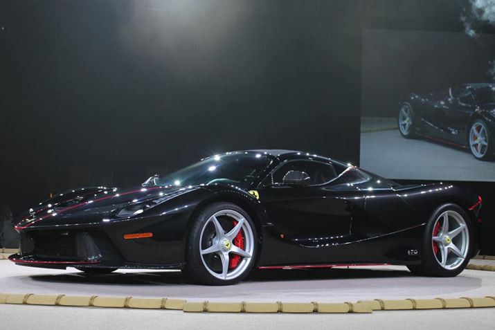 Zق̓yȔɒuLaFerrari Apertav