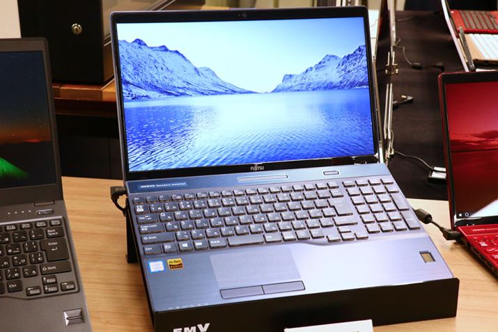 LIFEBOOK AH77/B3̃^bNu[f