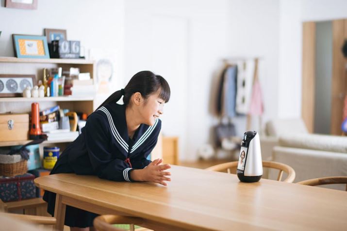 216mmقǂƃRpNgBƒ̃e[uȂǂɒuĎgƂz肵Ă