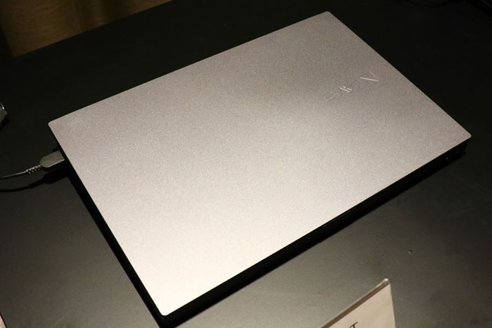 }bgȎ̓VBfނ͎Aڂ͍