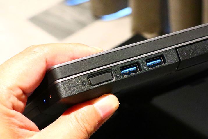 Windows HelloΉ̎wF؂𓋍ڂd{^