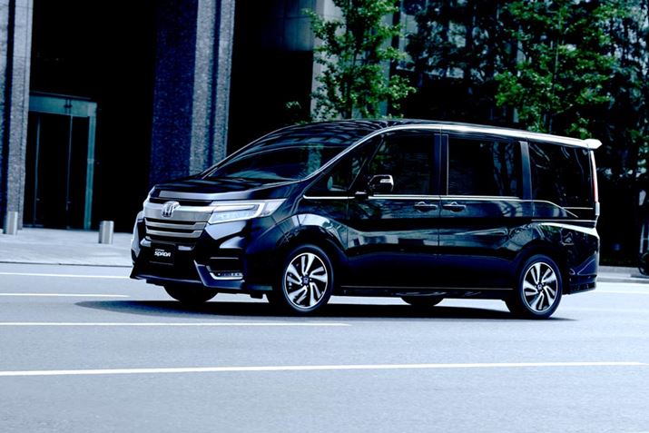 ̔8߂uXp[_v́A͋ꂽfUCɕύXĂ