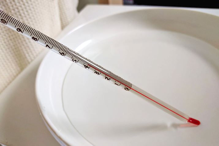 MɐA4p^[ł̉ẍႢ𑪂Ă݂܂