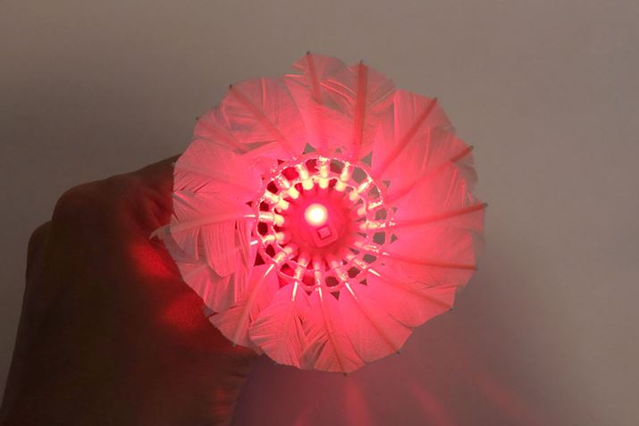 XCb`ƂLED̃IEIt؂ւ܂