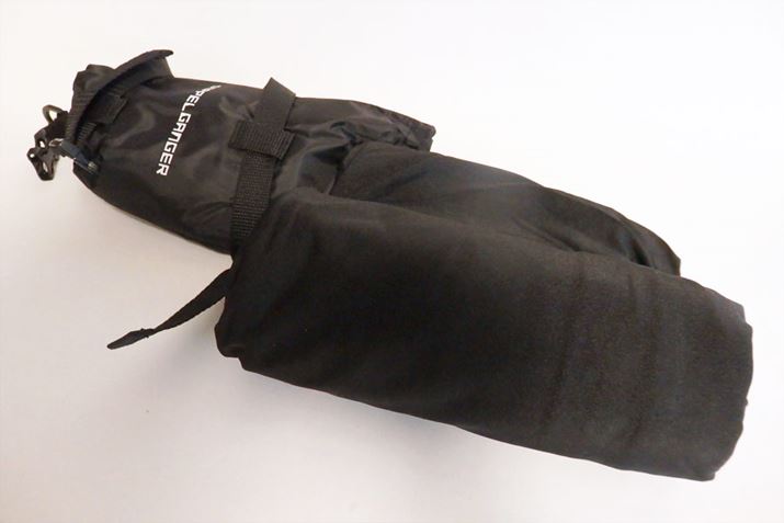 obO̐n̓|GXeŁAW[W[̂悤ȑf