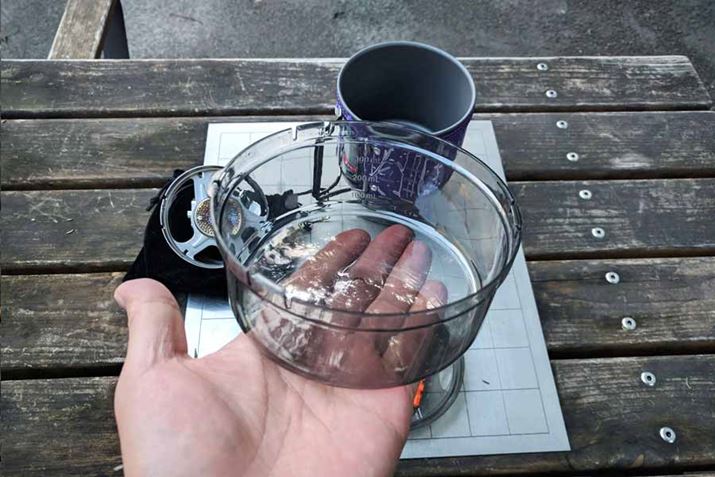 [̒ɕtĂvX`bN̗e킪vʃJbvƂĎg܂