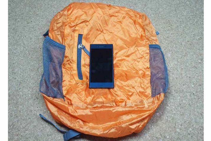 ��قǂ̃X�}�z�Ƃ̃T�C�Y��r�ł��B���ꂾ���傫���J���܂�