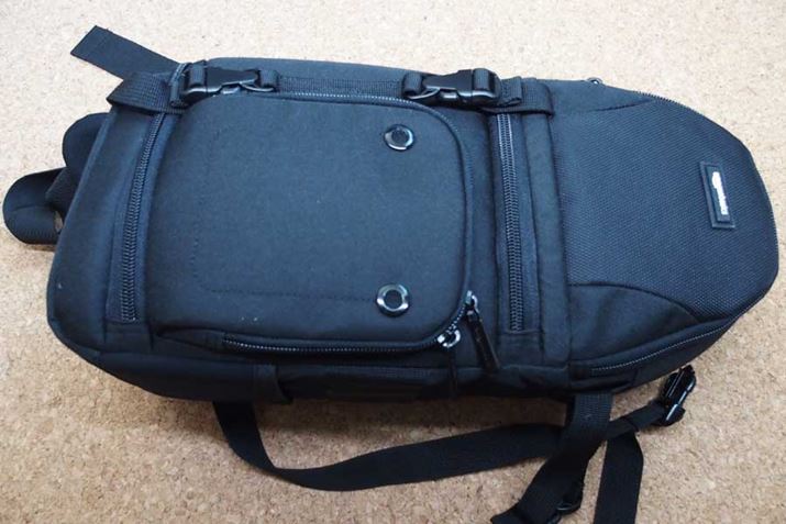 C̎[ȊOɃTCh|PbgƏ㕔ɃTu̎[܂