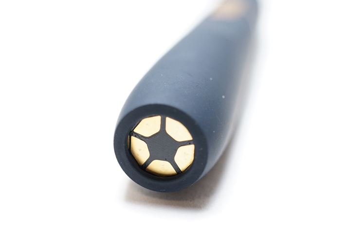 HOLDER-CHARGER for IQOS̓dɂACRXz_[̐[ƐڐGď[ddg݂ɂȂĂ܂