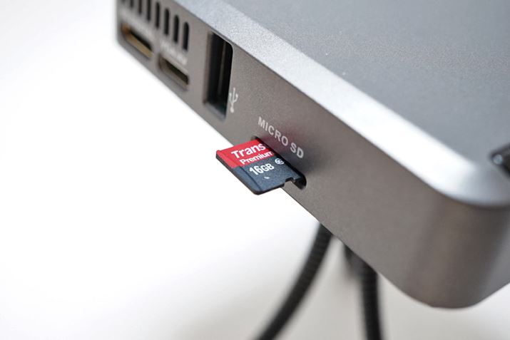 Î~⓮̃t@CmicroSDZbg܂