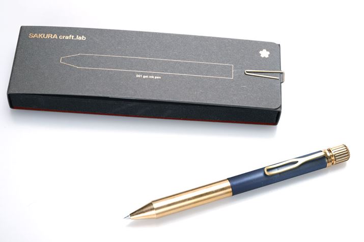 uSAKURA craft_lab001v́uu[ubNvƃpbP[WB{̂̑S131mmŎa10.5mmBdʂ34g