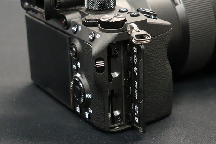 UHS-IIΉSDJ[hXbg܂ރ_uXbg̗p