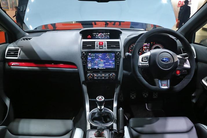 �X�o�� WRX STI���ʎd�l�ԁuS208�v�̃C���p�l