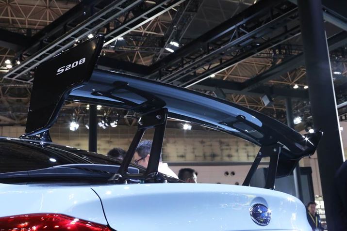 �X�o�� WRX STI���ʎd�l�ԁuS208�v�̃��A�E�B���O