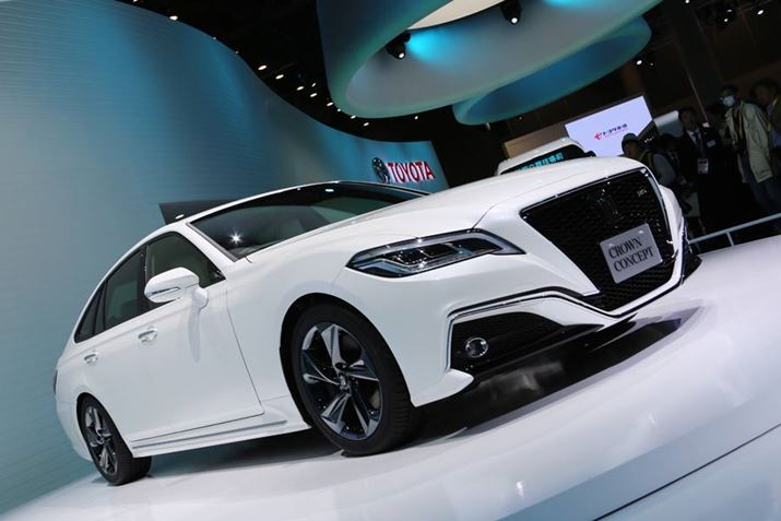 �g���^�uCROWN Concept�v�i�V�^�N���E���j