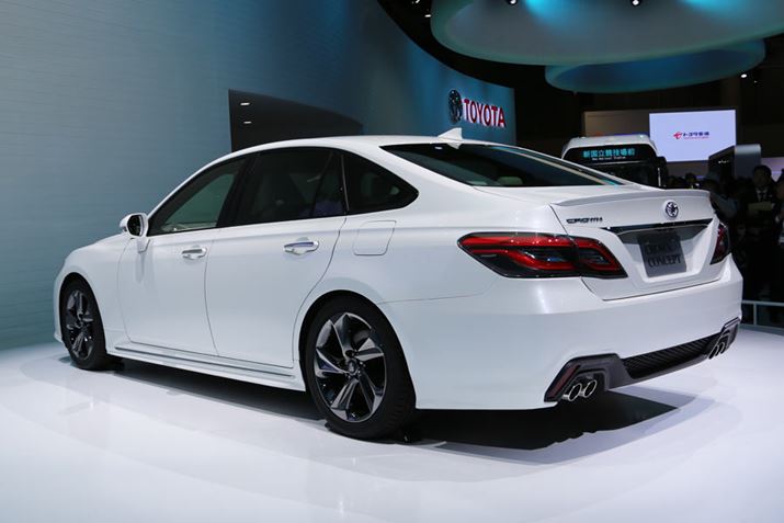 �g���^�uCROWN Concept�v�i�V�^�N���E���j