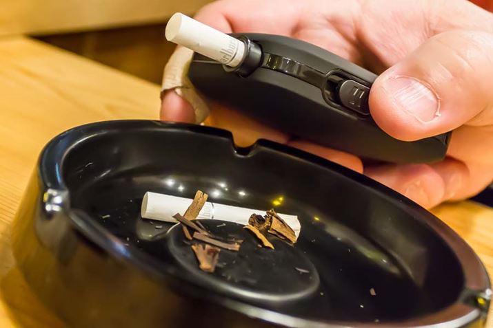 zIA{^̔Αɂ{^XChĒ̃XeBbNz_[グ