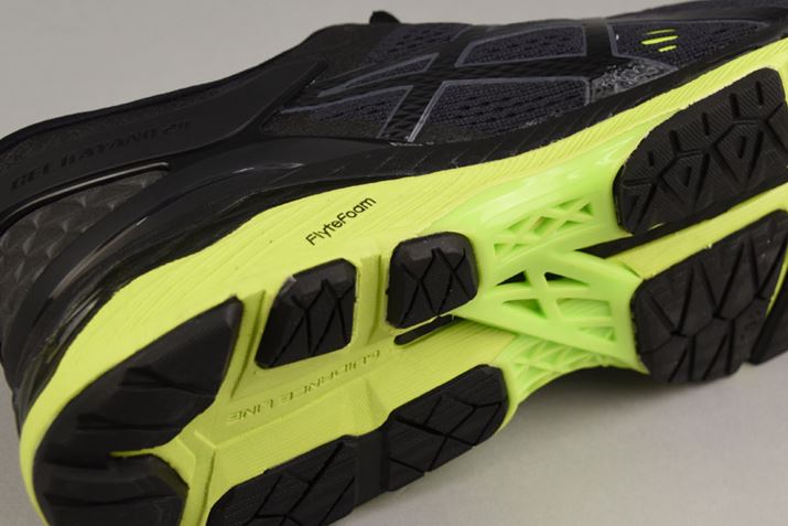 ܐ悩炩Ƃ܂œڂĂutCgtH[v́AyʂȂɂꂽNbV𔭊