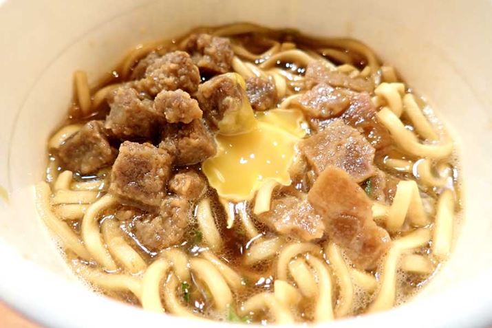 �����͂����Ղ�410ml�B�M����������5���҂��A�ʓY�̗�����������ƁA�J�b�v�˂̂ł�������I