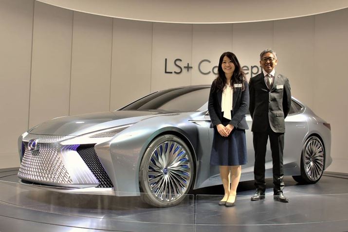 ���N�T�X�f�U�C������C�̕���]������i���j�ƃ��N�T�X�f�U�C���O���[�v���̌ѓc�_������i�E�j