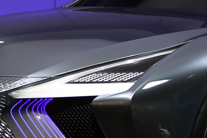 �w�b�h���C�g�ȂǁA���܂��܂ȕ�����L�p�^�[�����B��Ă���