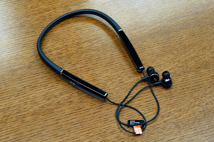 lbNoh̐[Ɍ򊴂̂vX`bNgAfUC悭dグĂ