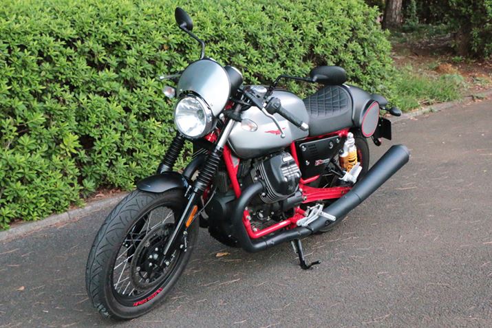 uV7 V Racerv͂ẮuV7 SportṽC[WpAbh̃t[̗p